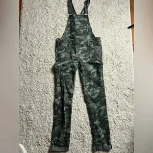 GIRLS JUSTICE CAMO OVERALLS SIZE 10 EUC